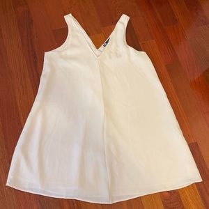 Zara Womens Basic Solid White Color Sleeveless V-neck Dress. US size L
